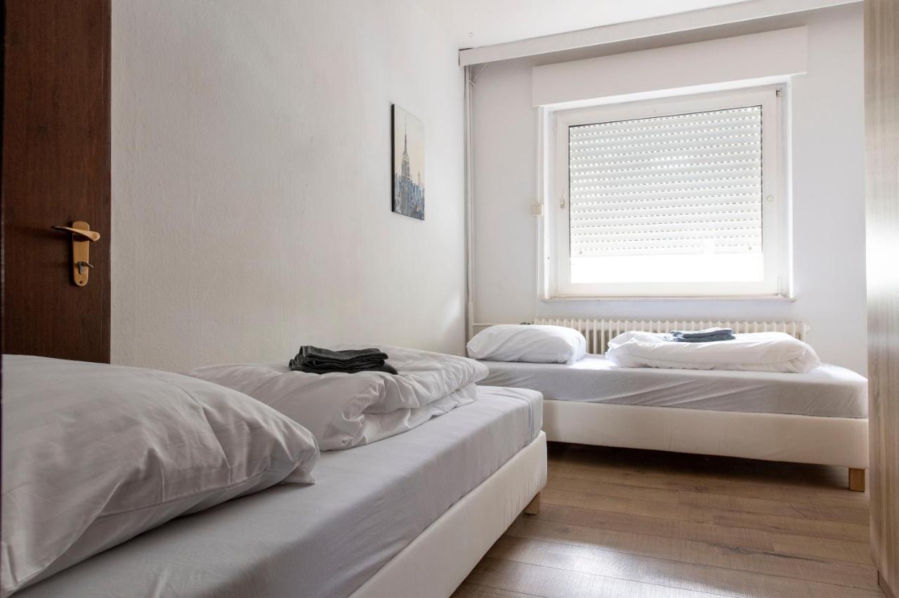 Workers Home- Central - 8 Single Box Spring Beds - Near Enschede Гронау Экстерьер фото